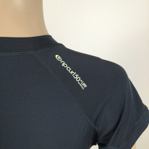 RIPCURL Wet Suit Tee Poly/Spandex Short Sleeve. See Size Note - Picture 7 of 9